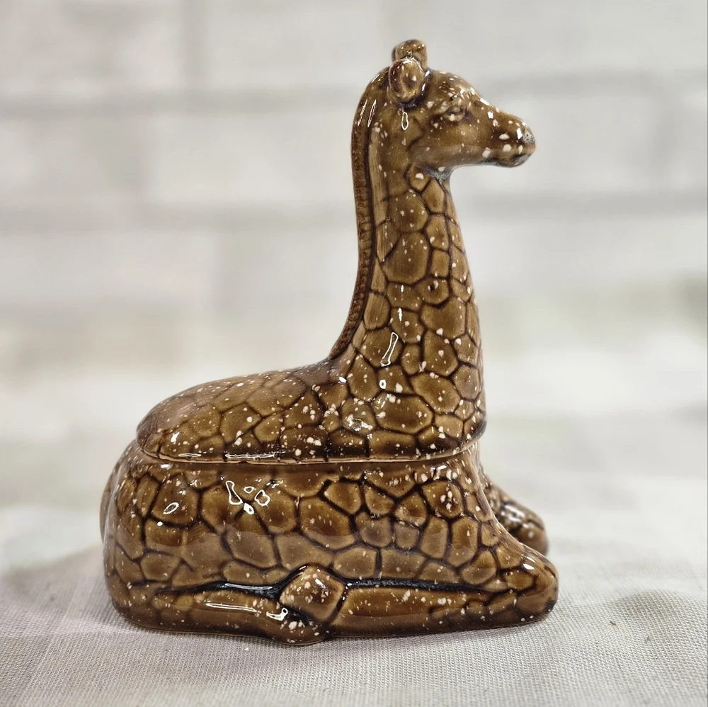 Vintage Pier 1 Giraffe Trinket Box Speckled Glaze Finish 6.75 in. Tall